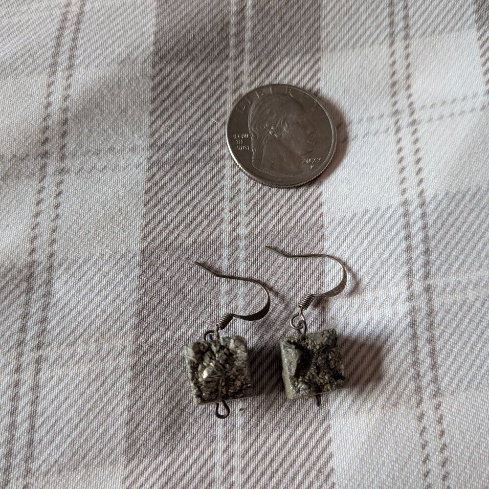 Used Cube Grey Stone Earrings